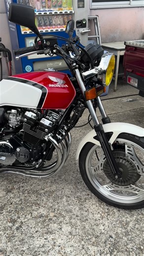 鉄馬工房 on Instagram: "#CBX400FC #東京都Ｔ社長‼️ 🌟慣らし運転後の各点検からバルブクリアランス調整にキャブレターバキューム合わせに本セッティングまで👍更にowner拘りのケツアゲ😁あの頃を思い出すとても良い感じの上がり具合かと‼️エンジンかなりヤバめの絶好調でございます♬♬♬ ⭕️㊙️動画🎥は、 https://lite.tiktok.com/t/ZSkycaqAf/ TikTok→#hrk8198 🌟販売車輌ページ‼️ https://www.bds-bikesensor.net/shop/client/ 55646 ※検索サイトより中古車バイク→バイクセンサー→ショップ検索→鉄馬工房‼️ 🌟パーツ販売ページ‼️ ※現在製作中........ 🌟ヤフオクも見てねぇ〜 https://auctions.yahoo.co.jp/seller/58vcgjAVbxwh2VxTqa2EzP3BdoJ4?user_type=c 🌟ウェットブラスト処理/GUNKOTEペイント/メラミンペイント/メーター修理/クロームメッキ加工処理ご依頼にはLINE又
