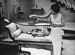The full version~1965 "Santa Baby" Eartha Kitt on "The Eartha Kitt Show"(Australia) ~This version really showcases her theatrical style and she shows a lot more drama in her voice than the original version in 1953. The very catwoman like cackle at the end is fantastic. You can tell she's having fun with this one. **Original 1953 version will also be posted soon.**Come back and see or follow for more random vintage tidbits. 🤓MJ #vintageholiday #earthakitt #legends #actresses #vintagedance #singe