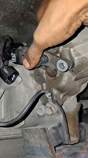 Vehicle speed sensor toyota innova _otomotif _sensor _mechanic _shortvideo(720P_HD) Short reel automotive #viralreelsfb #viralreel #tips #tricks #automotive #viral #short #foryouシ #CarMechanic | ultra world | Facebook