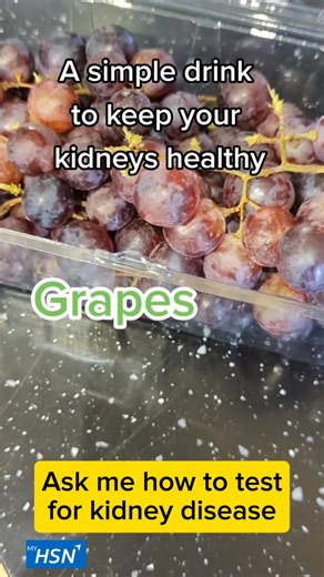 🍋Lemon Potential benefits Kidney stone prevention: The citrate in lemon juice can help prevent the formation of kidney stones, particularly the common calcium oxalate type, by binding with calcium in urine. Reduces salt intake: Lemon juice can be used as a salt substitute to add flavor to food, which is helpful for people with CKD who need to limit sodium. Low potassium: Lemons are low in potassium, making them a safer citrus option for most people with CKD who need to monitor their potassium i