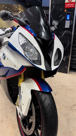 In-Depth Review of a White BMW Motorcycle