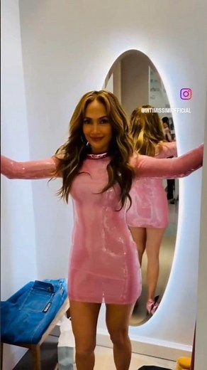 Jennifer Lopez incredible fashion switch! #jlo