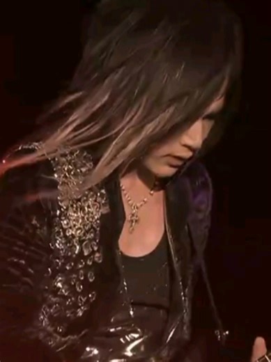 Explore 'Red' by the GazettE with Uruha's Guitar Solo
