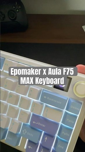 This Keyboard has a screen 📺! | #tech #shorts #keyboard #rgb #desksetup #gaming ​⁠#pc ‪@Epomaker‬