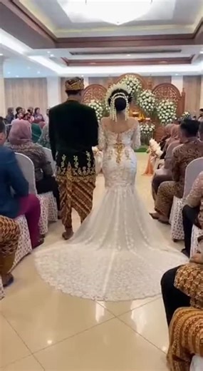 natural_barnd.ai on Instagram: "Japan is turning footsteps into electricity using piezoelectric tiles. Every step creates a small amount of energy, and millions of steps together power LED lights and digital systems-supporting a more sustainable urban future.⚡✨ ‎ ‎ #Japan #Future Technology #RenewableEnergy #SmartCity #Innovation 🌱"