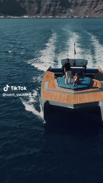 Exploring Santorini: A Yachting Adventure