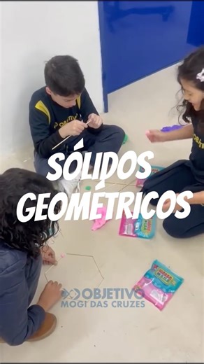 Colégio Objetivo de Mogi das Cruzes on Instagram: "👉🏻 Sólidos Geométricos- 3º Ano Utilizando palitos e massinha de EVA, os alunos criaram os sólidos geométricos que foram apresentados na Feira do Conhecimento! 🤙🏻Seja aluno por um dia… 🤩 Agende sua aula experimental… 👉🏻 Matrículas Abertas 2026 👉🏻 Condições especiais para reserva de vaga antecipada! 📲Entre em contato conosco pelo direct ou pelos meios abaixo: 👇