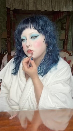 CASTLECHELLAAAA with @abbyroberts & @Adobe was insaneeee!! here’s my makeup for the masquerade ball