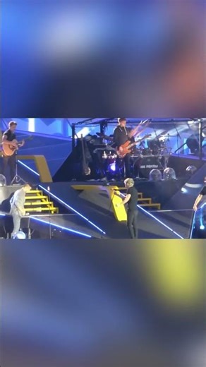 One Direction: Lilo waterfights pt.3 🥺 Subscribe for daily 1D videos! #onedirection #1dtiktok #1d