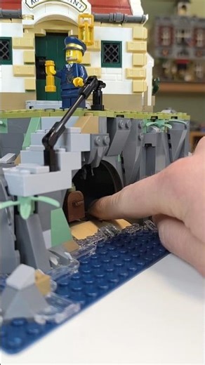 Let's talk about how the LEGO Ideas (21335) 'Motorized Lighthouse' works | #lego #lighthouse