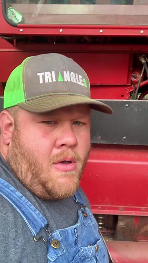 1.1K views | Grease or oil in a Case IH 1063 corn head gearbox？ #caseih #IH #combine #corn #northcarolina #grease #oil #farmer #farmtok #workin #harvest22 | Birthdaymonth10 | Facebook