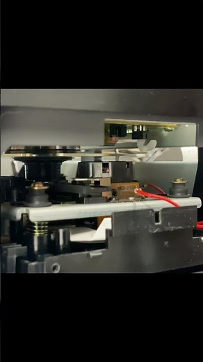 Sony CDP-XB930E in action