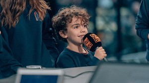 591K views · 14K reactions | Maurice Lambrecht deed een kinderfuif en verkocht zelf ontworpen truien voor de Belgische Cardiologische Liga. Omdat hij zijn papa - collega Christophe Lambrecht - veel te vroeg moest afgeven na hartproblemen. Maurice kwam naar Kortrijk om zijn centjes af te geven en een plaat aan te vragen: 'Dance Monkey'! | Studio Brussel | Facebook