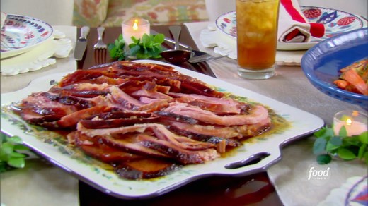 46K views · 525 reactions | Trisha Yearwood adds an extra ingredient to kick up her mother's recipe for glazed ham  Watch the full episode of #SouthernKitchen in the #HolidayCentral hub on discovery+: https://links.discoveryplus.com/acBn3jL1Kkb. | Food Network | Facebook