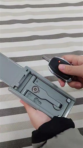 Too many keys to manage Check out this electronic lock—one key can manage all your locks#smartlock