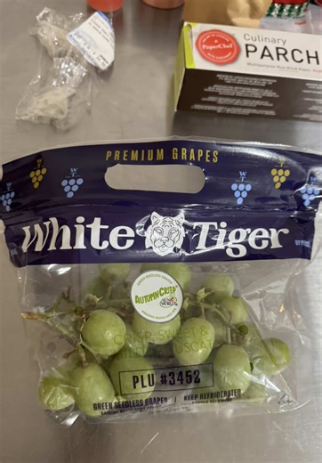 Biggest grape I’ve ever seen White Tiger Grapes from Hmart | big food