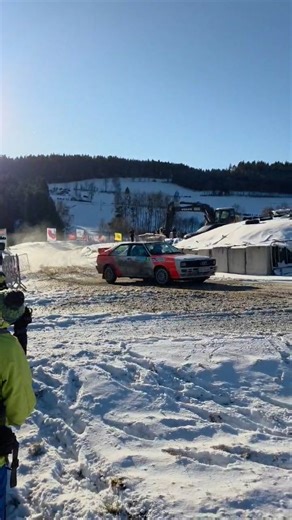 Einmal gehts noch: Sound on! 📢😍 @rallyeteam_gaubinger SP 5 Lasberg "Stiafuadara Arena" Danke an @l.gruber55 fürs filmen. 👌 #rally #racing #audi #quattro | Motorsport Mühlviertel