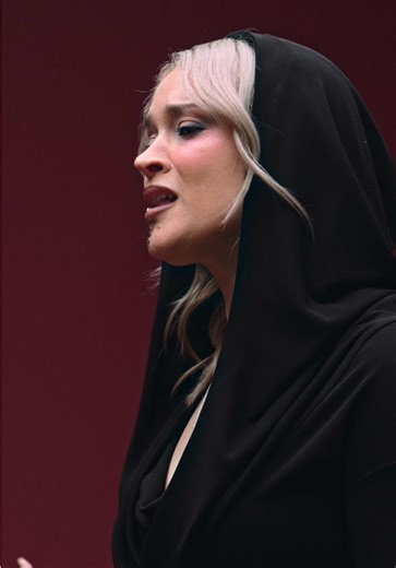 Some journeys take you far… and back to yourself. French American artist Lolo Zouaï (@Lolo Zouaï) fuses her Algerian heritage with atmospheric R&B on ‘Desert Rose pt. 2’, a sequel to her breakout single featured on her upcoming album ‘Reverie’. Watch the full show via the link bio. #newmusic