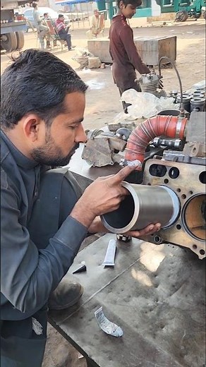Six-Cylinder Diesel Engine Sleeve Fitting Process Explained