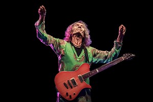 Robe: mayestática ‘Mayéutica’ en Avilés