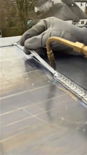 The process of welding iron easily and efficiently #shorts