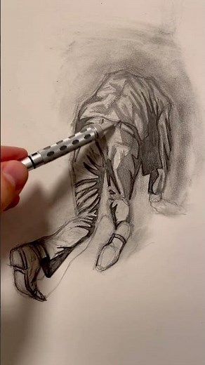 Dibujo con Lapiz de Grafito de Figura en Perspectiva !