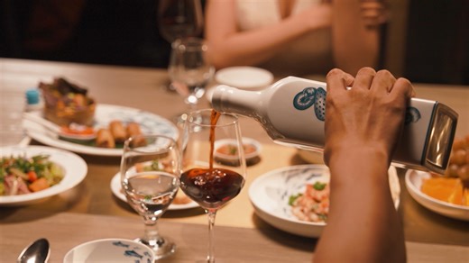 Minh Long mang đến giải pháp hoàn thiện cho không gian nhà hàng - khách sạn, nơi mỗi chi tiết đều góp phần tạo nên trải nghiệm trọn vẹn. Chai sứ sang trọng, ly sứ thanh thoát, bộ trà trang nhã, bộ đồ ăn tinh mỹ - tất cả cùng nhau kể một câu chuyện về sự tinh tế, khác biệt và đẳng cấp. ------------------------ Minh Long I - Tinh hoa từ Đất, tinh xảo từ Người W: minhlong.com S: shopee.vn/minhlongi A: amazon.com/minhlongsince1970 Z: https://zalo.me/minhlongporcelain #MinhLong #SứCaoCấp #QuàTặngĐộcĐ