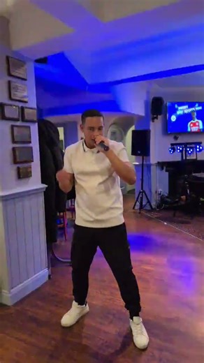 Someone say Michael Jackson padge doing padge 😂when I say come to my gigs and expect the unexpected