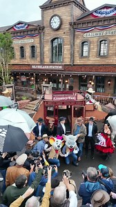 Precies een week geleden openden we Silver Lake City. 🤠 Met deze video nemen we je mee terug naar de opening. 🎉 | Europa-Park