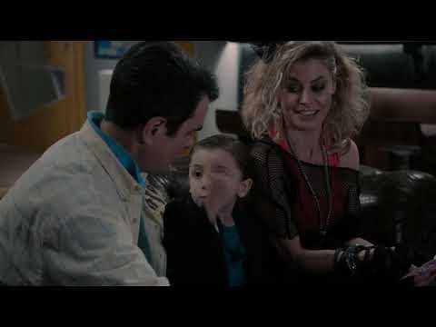 Modern Family : Claire and Joe Valentine's Day | STS
