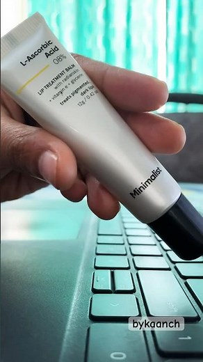 Minimalist 8% L-Ascorbic Acid Lip Treatment Balm Vitamin E & Glycerine for Pigmented & Dark Lips