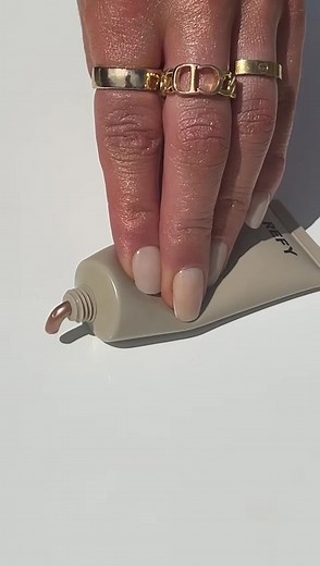 REFY Gloss Highlighter: Achieve the Perfect Summer Glow!