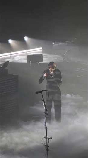 Bad Omens Performs 'Specter' in Nashville (3.17.26)