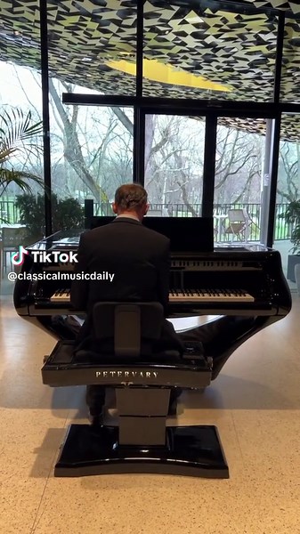 Chopin Performance on Petervary Smart Piano Bench