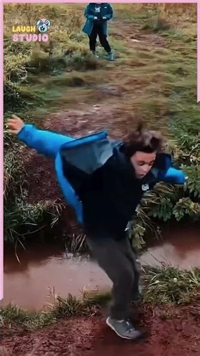 Epic Comedy Fails!#funny #comedy #prank #shorts#shortvideo #shortsvideo #shortsfeed#shortsviral