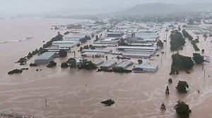 Record-breaking floods hit eastern Australia
