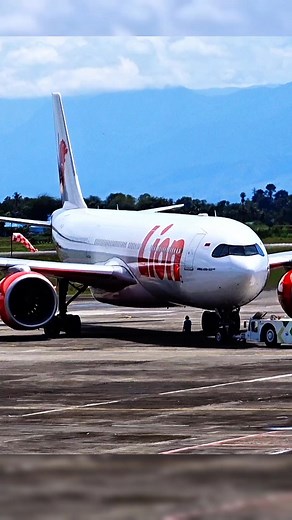 130K views · 1.9K reactions | Pesawat Terbesar Lion Air, Airbus A330-900neo Take Off #lionair #a330 #takeoff #aviation #avgeek | Aceh Plane Spotter | Facebook