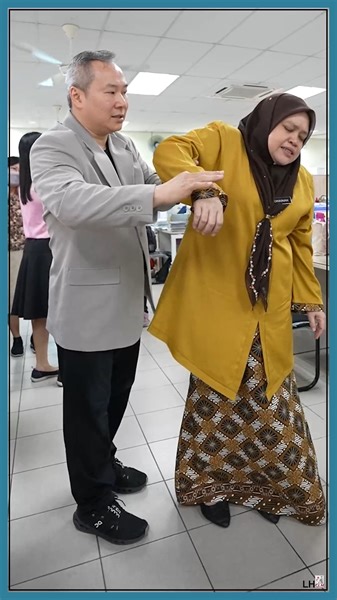 872K views · 18K reactions | Master Chris Helping Teacher suffering 3...