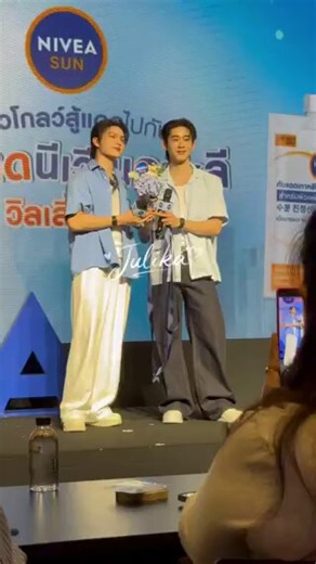 WILLIAMEST NIVEA GLOW#กันแดดนีเวียเกาหลีxWilliamEst #NIVEASUNxWilliamEst William said he comes before everything 🤏🏻😭When E was the lucky one chosen to receive flowers from W through a random string draw 💐. 🎸: what number is this top spender ( top spender number) krub ?🦈: number 0 🙂‍↔️ 🎸: He comes before everything🦈 : 🤨☺️(top spender number starts with 1,2,3.. but he choose 0)
