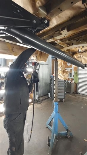 Mercedes Sprinter 907 4x4 Rebel Neuwagen 500km Teil 6 Rostschutzbehandlung #rostschutzbehandlung #unterbodenschutz #dintrol #kline #mercedesbenz | rostschutzbehandlung.de