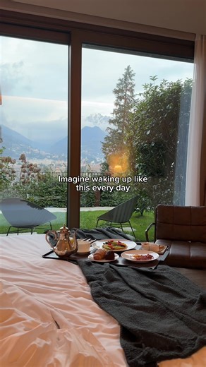 Enjoy Lake Views and Breakfast at Hotel Promessi Sposi