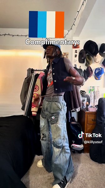 4 Different ways to Color Block outfits ☆ Monochromatic: A fit created using only one colour or hue. Analogous: two or more colors that are side by side on the color wheel and often contain the same primary color (green yellow) Complimentary: colours are defined as colours that have maximum contrast for each other Triadic: uses three-spaced colors on the color wheel. Red, yellow, and blue are three primary colors forming a triadic color scheme. #fashionstyle #stylefashion #fashioncolor #colorblo