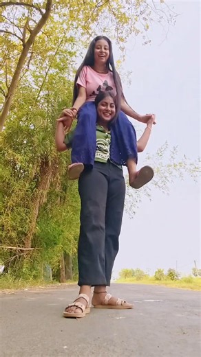 Lifted the fat girl on my shoulders #stronggirl #liftcarry #liftcarrychallenge #shorts #shortsfee...