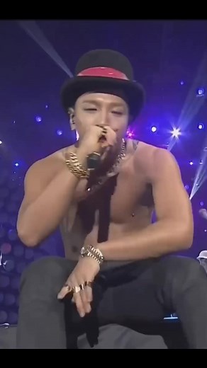 G-Dragon and Taeyang's Good Boy Performance at MAMA 2015