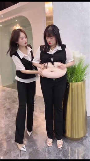 Plus-size girls look absolutely stunning in this outfit.Slimming outfits #Effective shrot #vidio#2