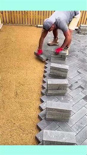 Interlocking paving block installation for lasting surfaces #contructions #pavingblock #short