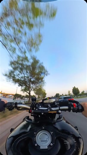 Matline on Instagram: "Togg’a çektim perde . . . . . . #viral #viralreels #keşfet #keşfetteyiz #fypage #motorcycle #yamaha #motor #moto #motorsport #motorbike #motos #motogp #09 #mt09 #lines #matline09 #perde #geçmiş #tekteker #togg #toggtürkiye"