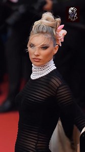 Elsa Hosk makes a sensation in a Mugler dress worn by Claudia Schiffer 30 years ago, at the Fall-Winter 1995 "Cirque d'Hiver" collection fashion show. | RFBSTYLE