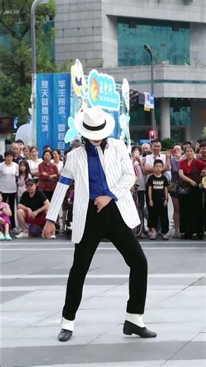 Michael Jackson back ? Yes !