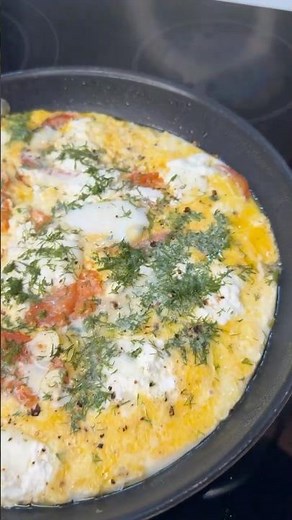This tomato breakfast is unbelievably good! 🍅🍳✨